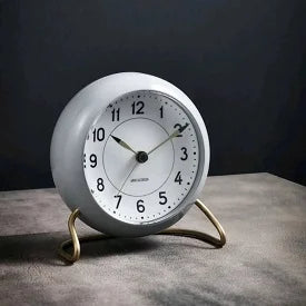 Arne Jacobsen Væg og Vækkeure