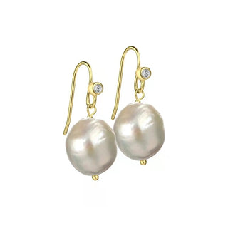 BETSY PEARL EARRING